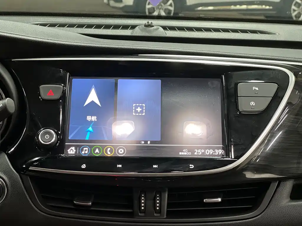 Buick Envision Plus — миниатюра 11