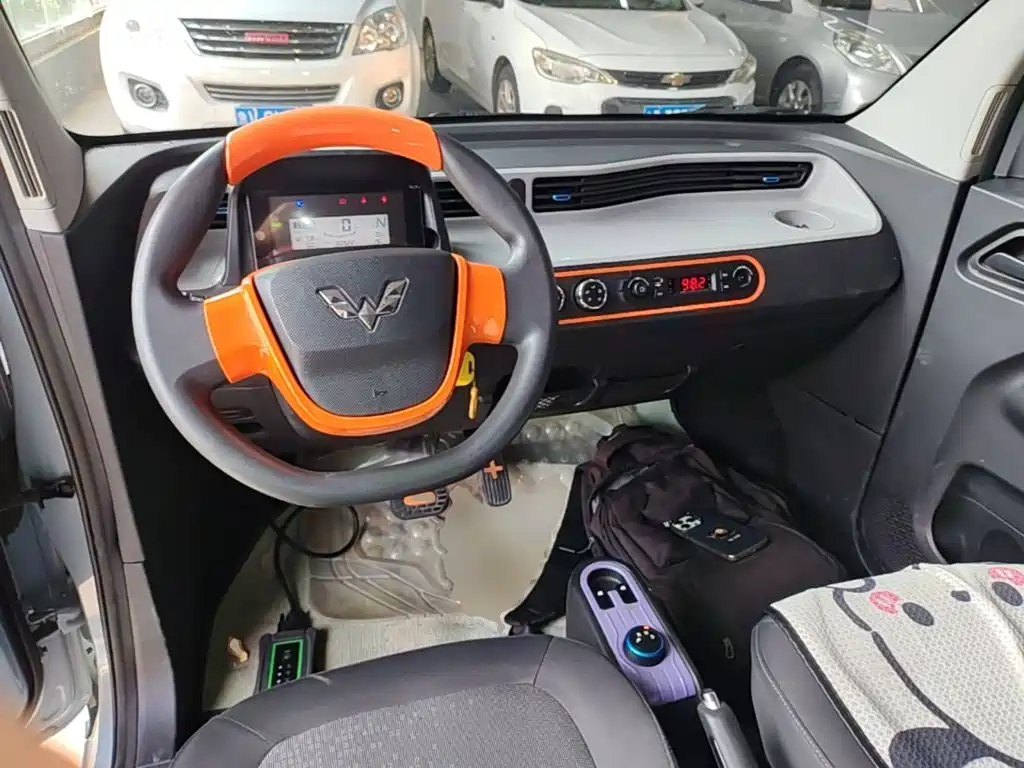 Wuling MINIEV — миниатюра 10