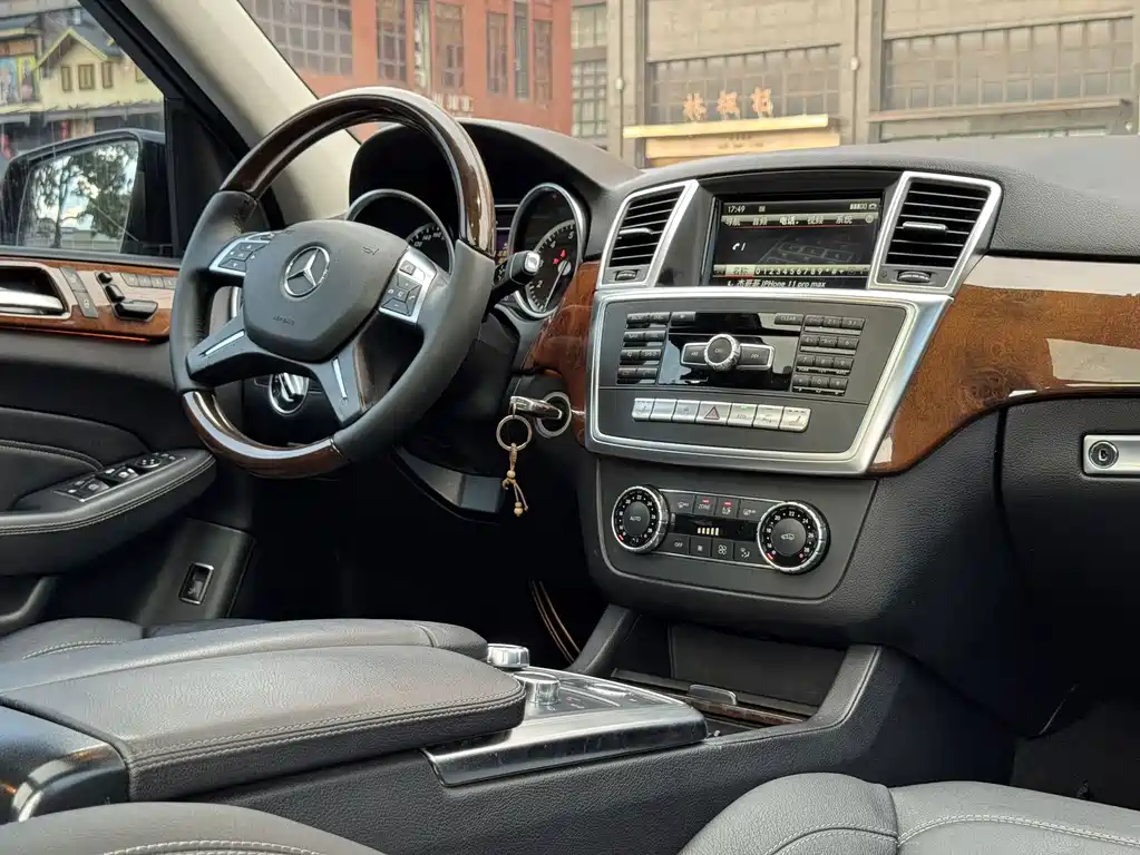 Mercedes-Benz M-Class — миниатюра 22