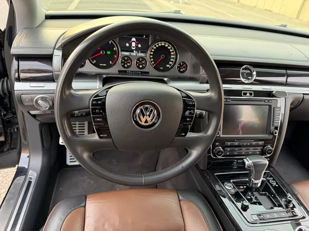 Volkswagen Phaeton — миниатюра 14