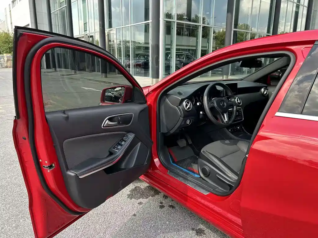 Mercedes-Benz A-Class (Import) — миниатюра 11