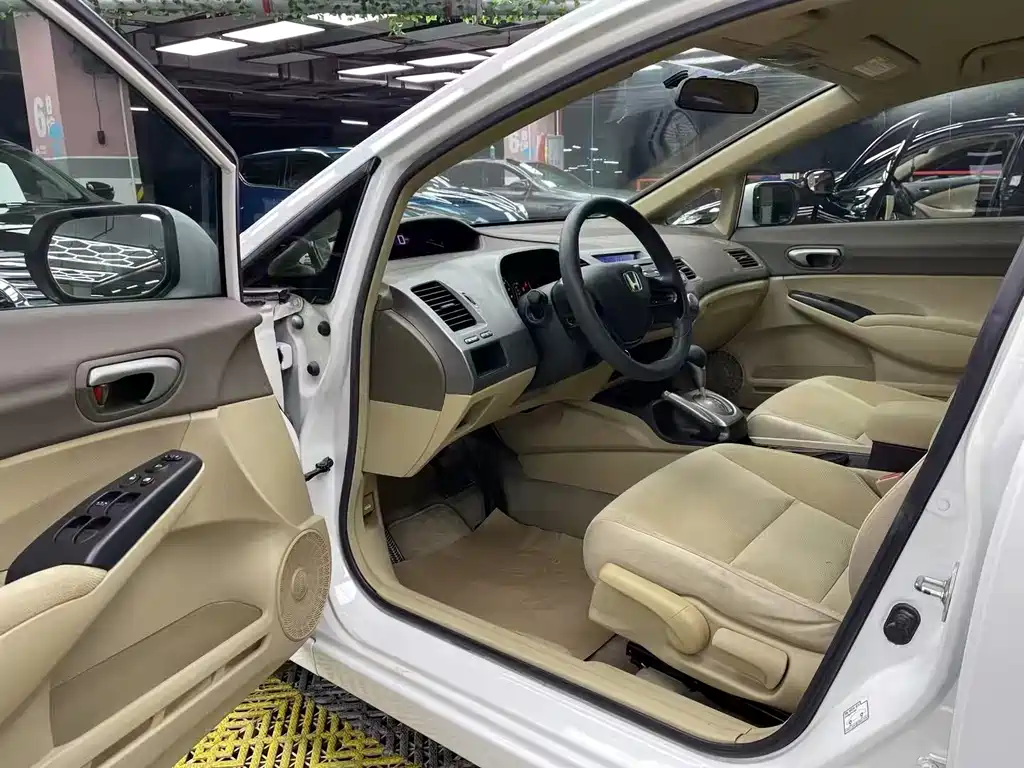 Honda Civic — миниатюра 4