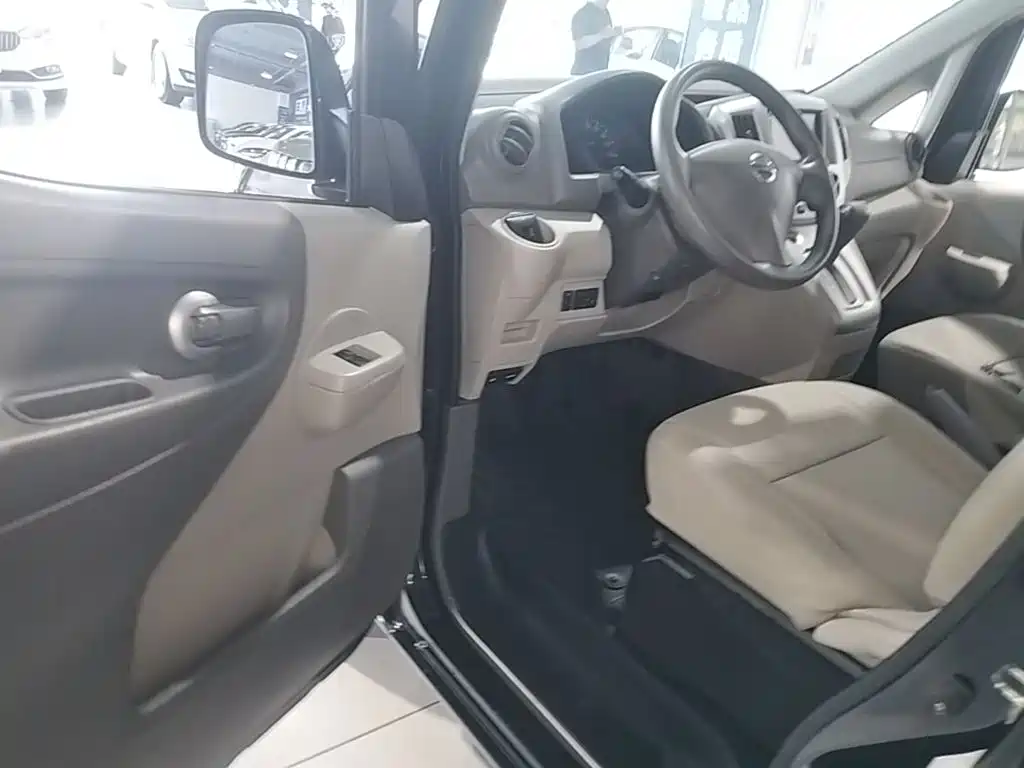 Nissan NV200 — миниатюра 16