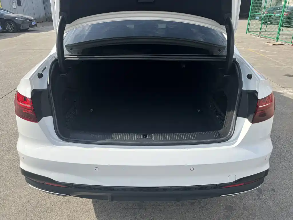 Audi A4L — миниатюра 12