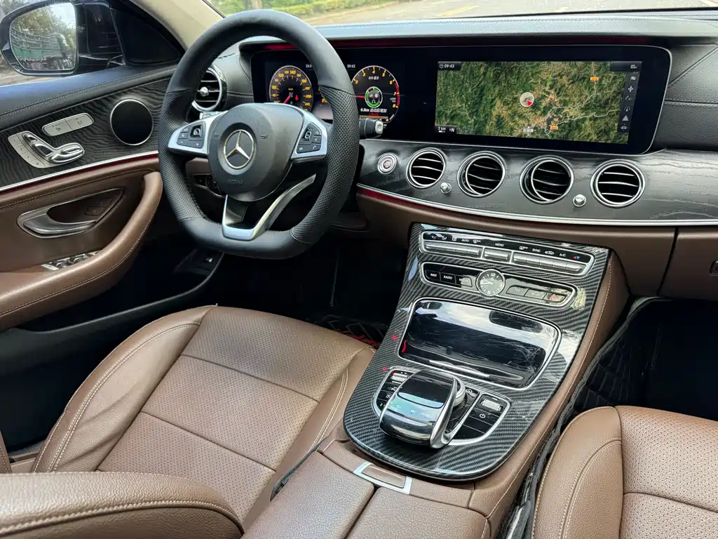 Mercedes-Benz E-Class — миниатюра 15