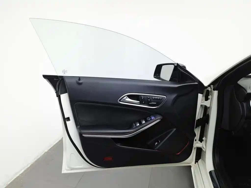 Mercedes-Benz CLA (Import) — миниатюра 8