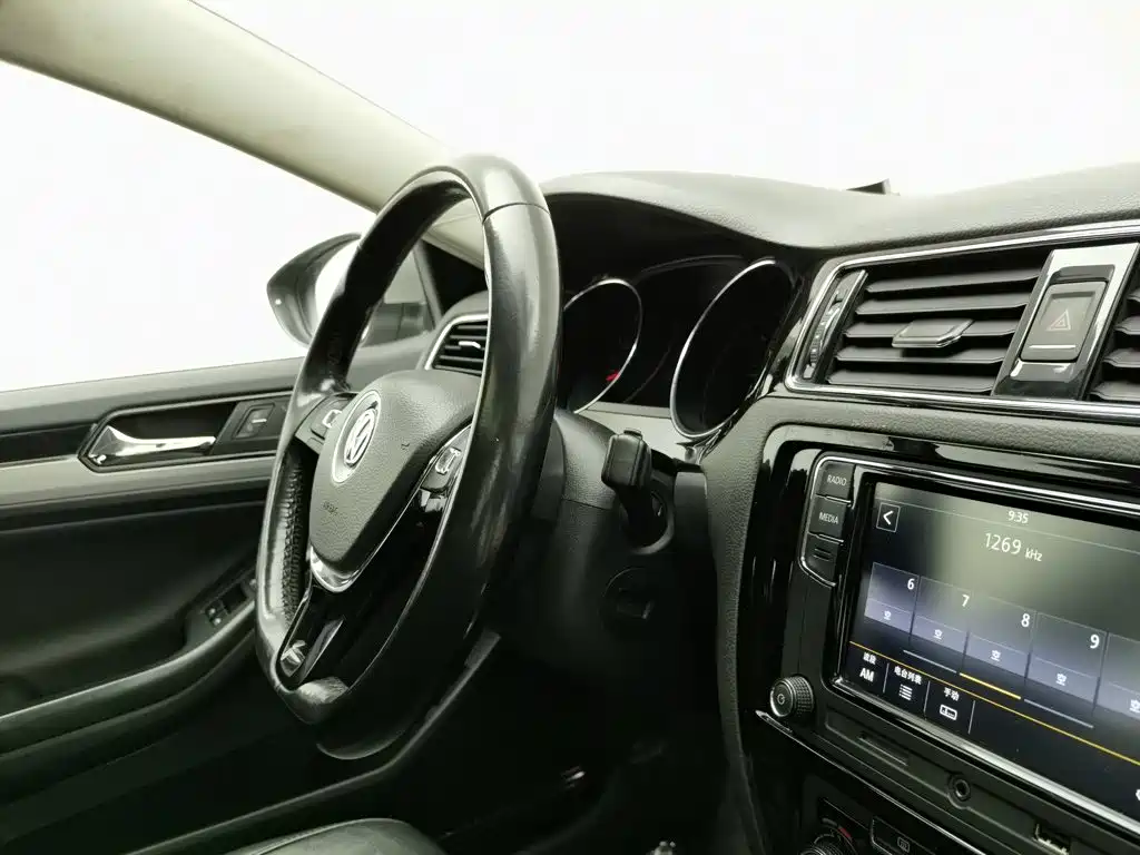 Volkswagen Sagitar — миниатюра 22