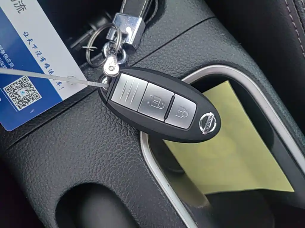 Nissan Tiida — миниатюра 9