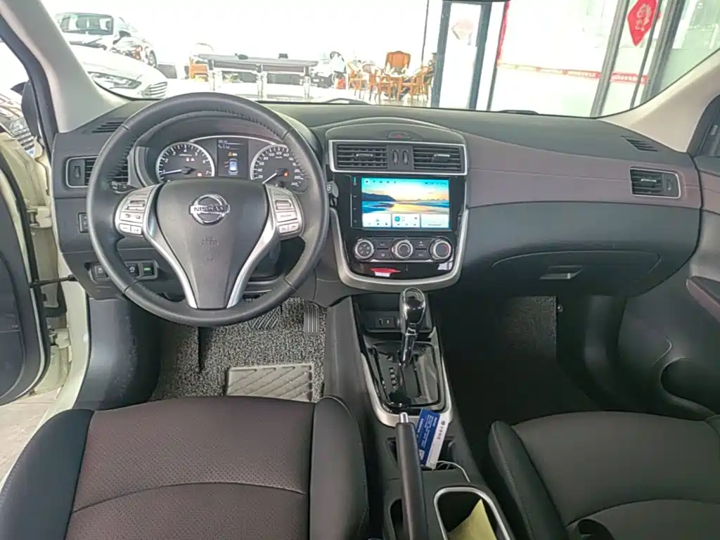Nissan Tiida — миниатюра 10