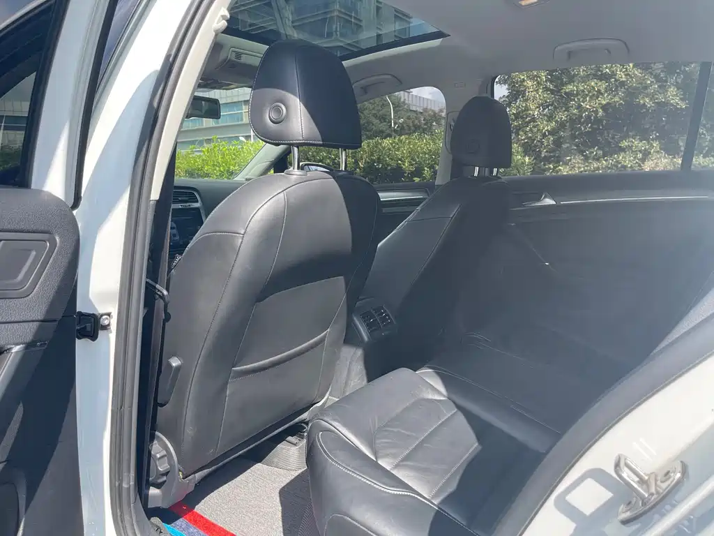 Volkswagen Golf — миниатюра 6