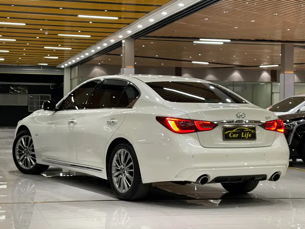 INFINITI Q50L