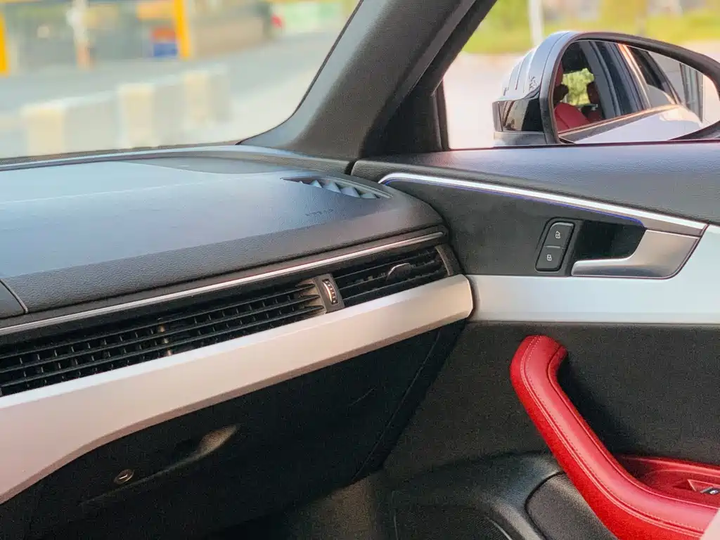 Audi A4L — миниатюра 19
