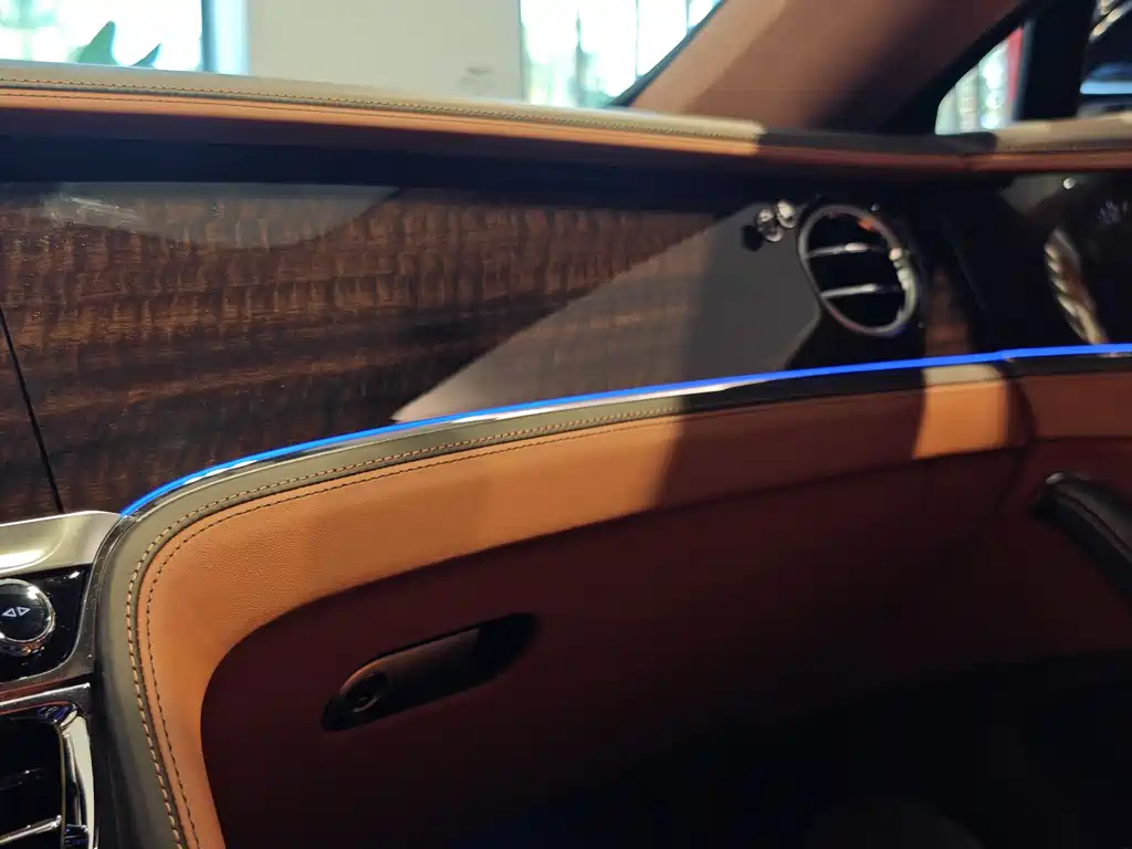 Bentley Flying Spur 2024 4.0T V8 S