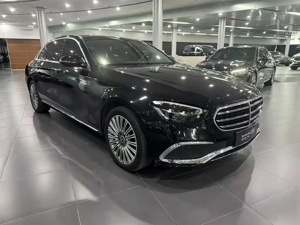 Mercedes-Benz E-Class — миниатюра 7