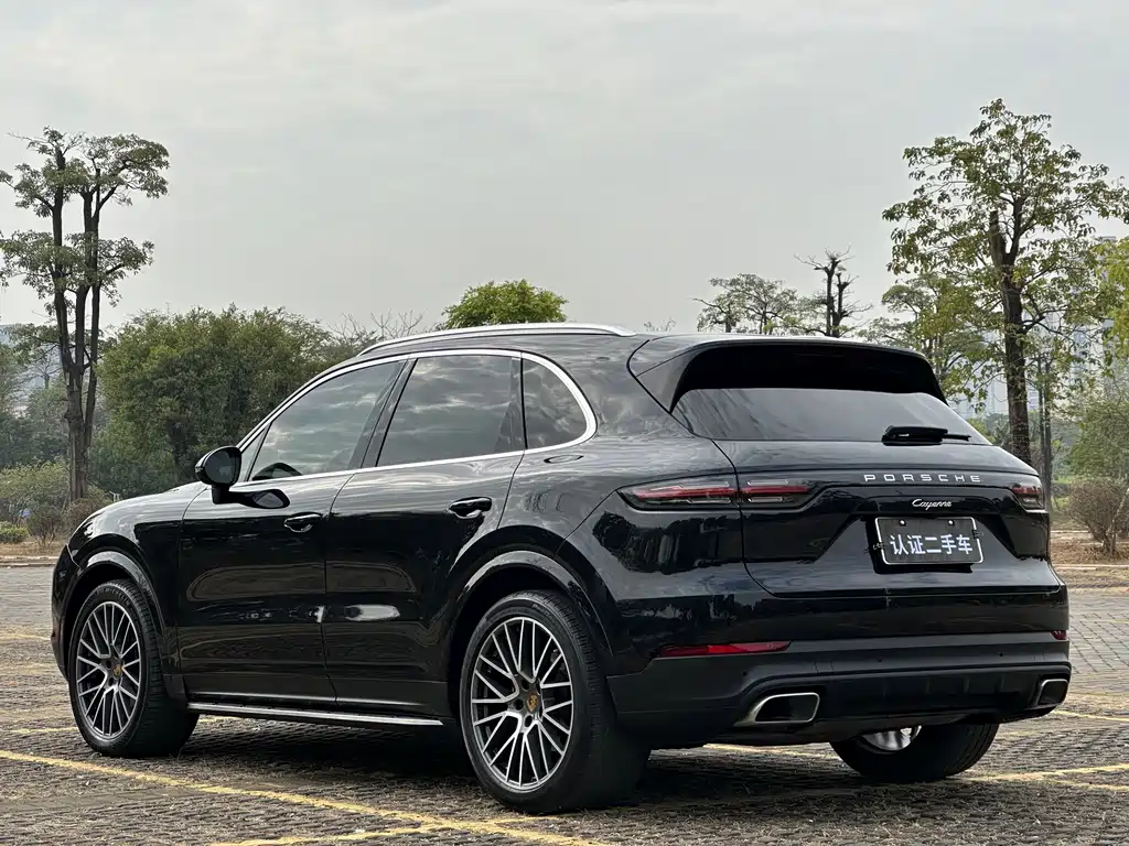 PORSCHE CAYENNE