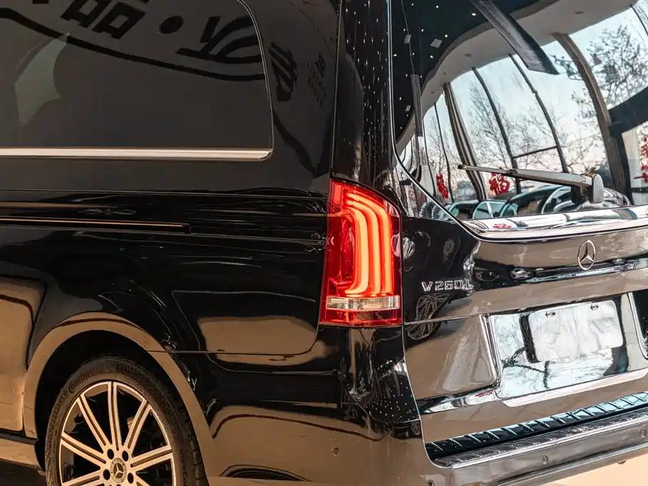 MERCEDES-BENZ V CLASS