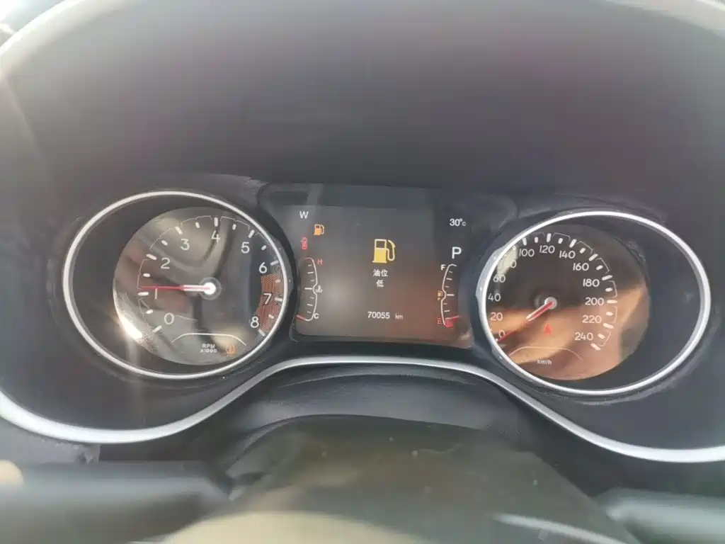 Jeep Compass — миниатюра 12