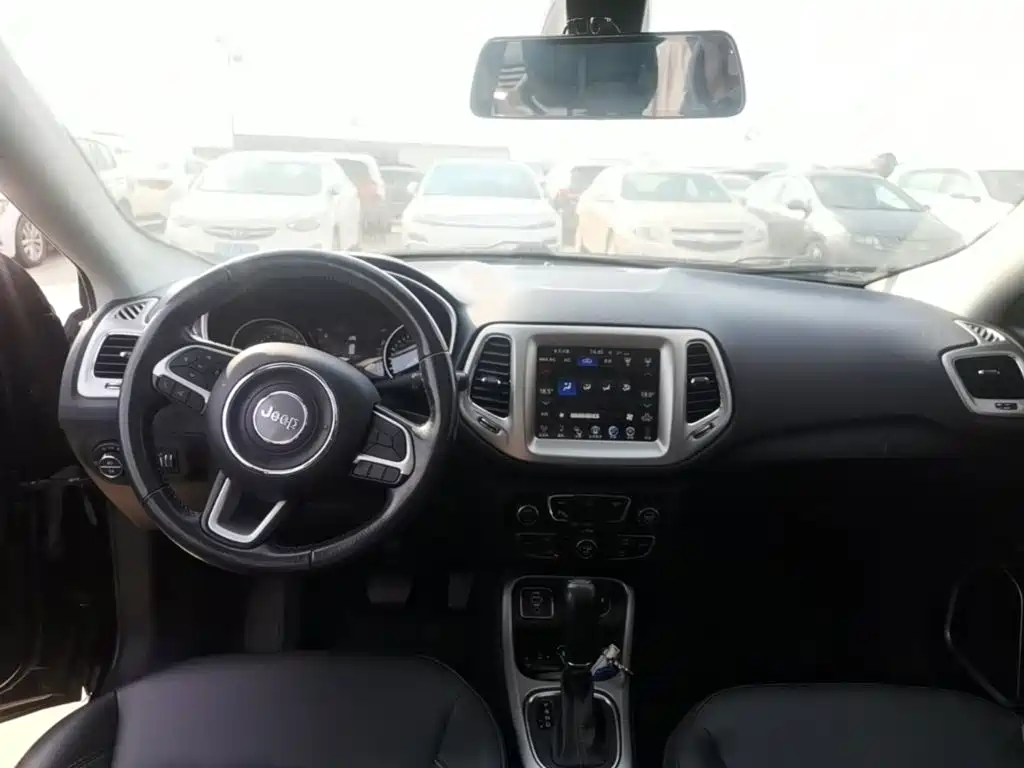 Jeep Compass — миниатюра 10