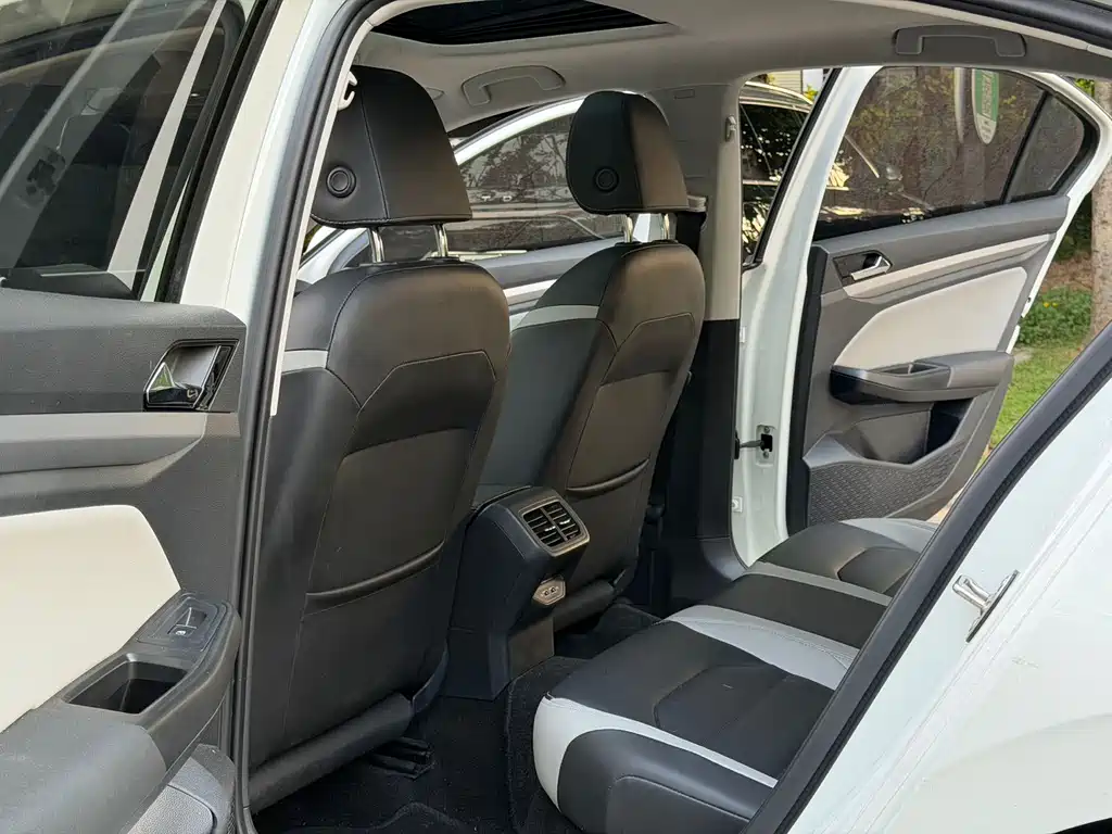 Volkswagen Bora — миниатюра 10