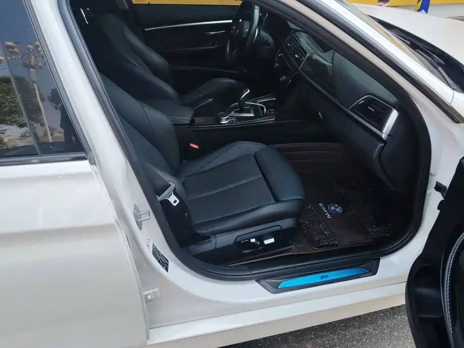 BMW 3 Series — миниатюра 8