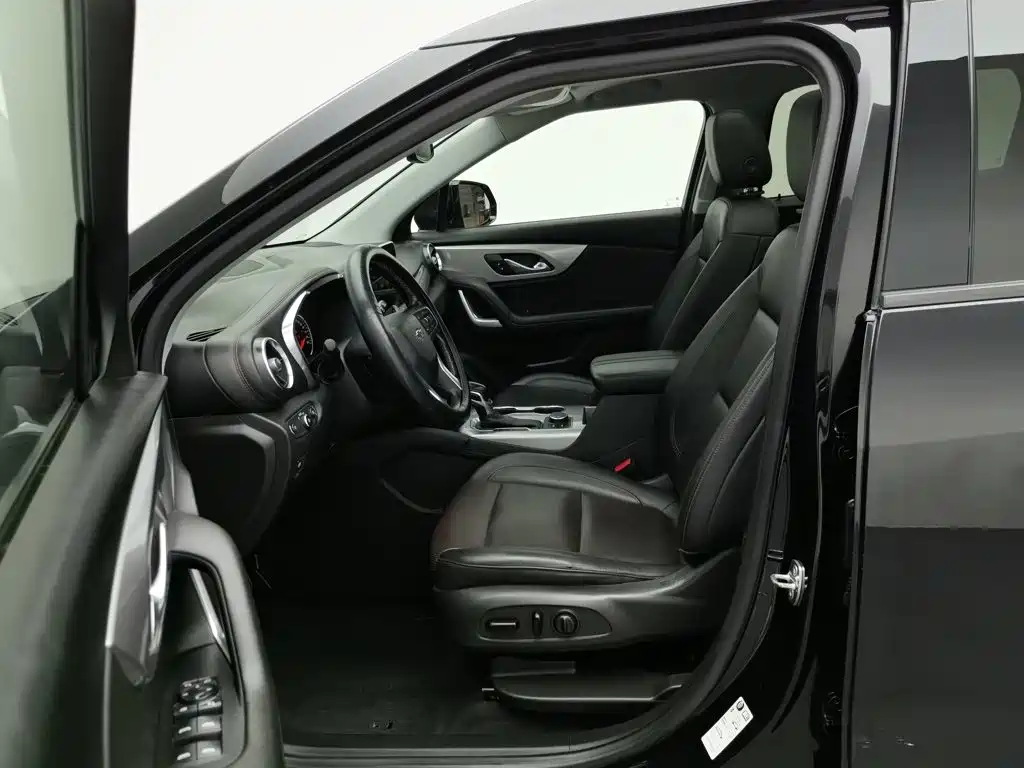 Chevrolet Blazer — миниатюра 10