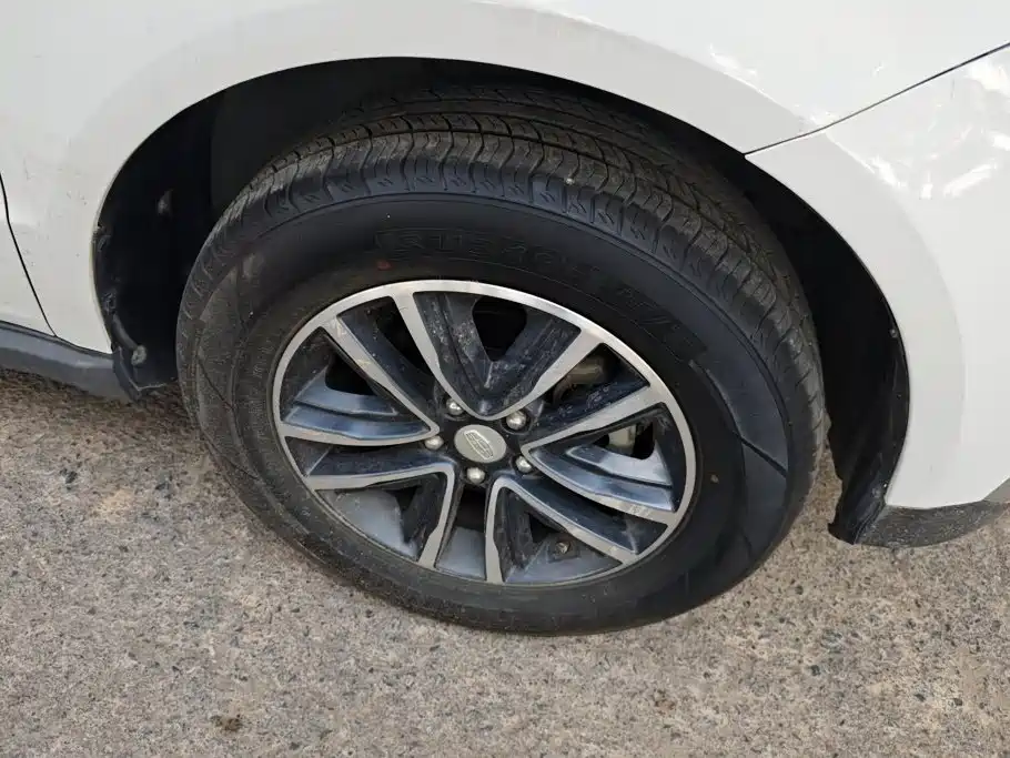Geely Vision X6 — миниатюра 6