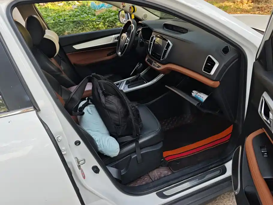 Geely Vision X6 — миниатюра 8