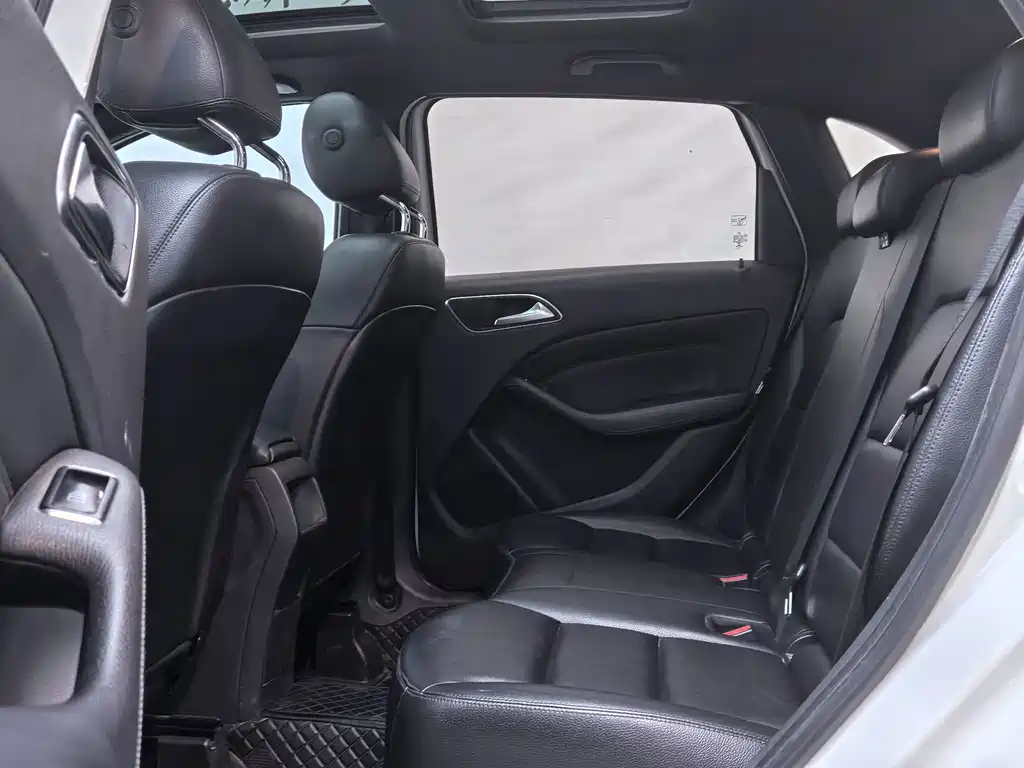 Mercedes-Benz B-Class — миниатюра 6