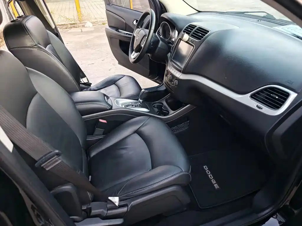 Dodge Journey — миниатюра 8