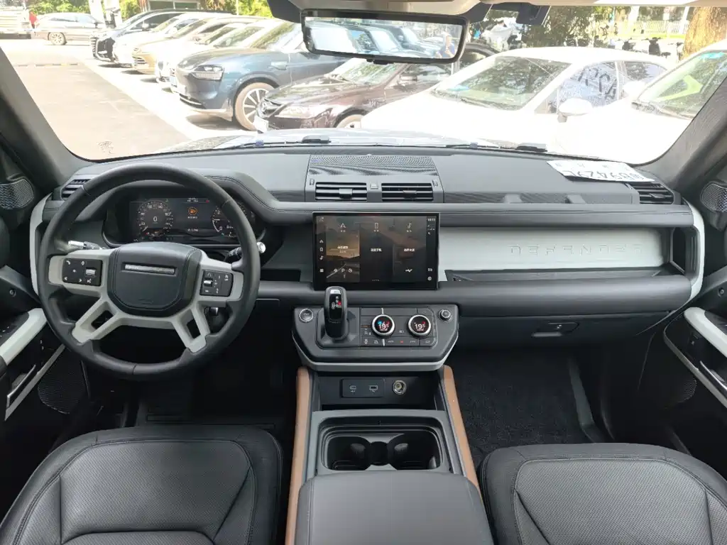 Land Rover Defender — миниатюра 7