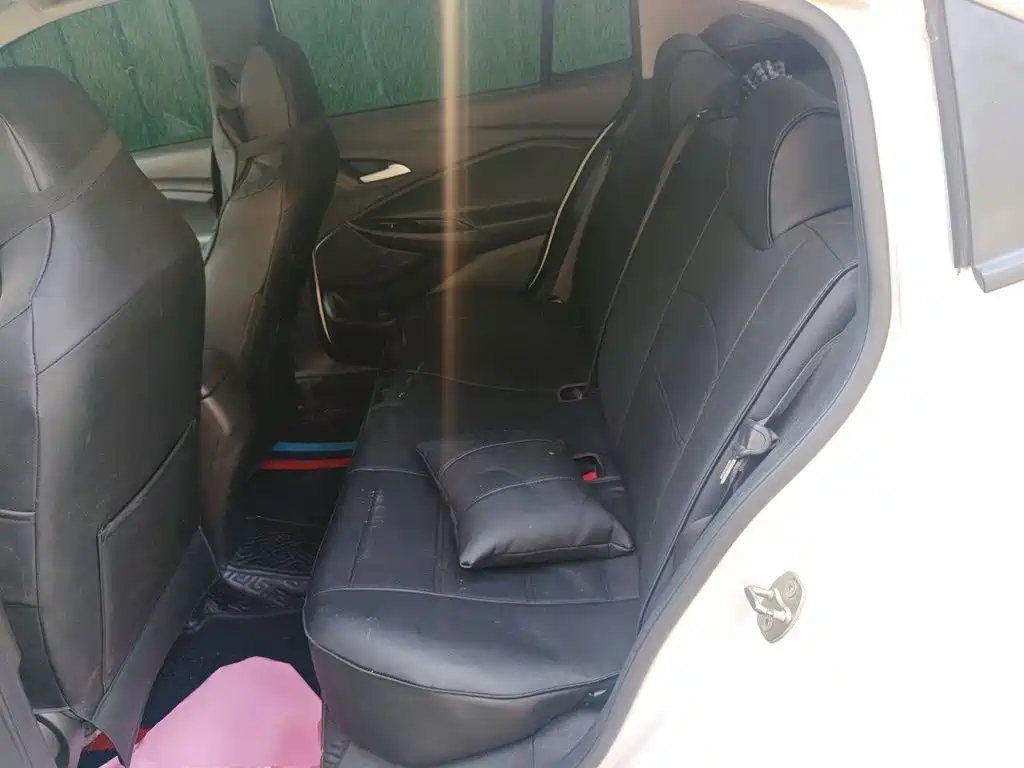 Chevrolet Cavalier — миниатюра 18