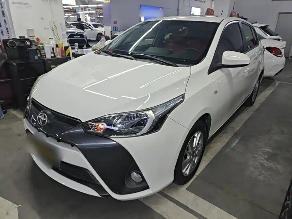Toyota Yaris L — миниатюра 2