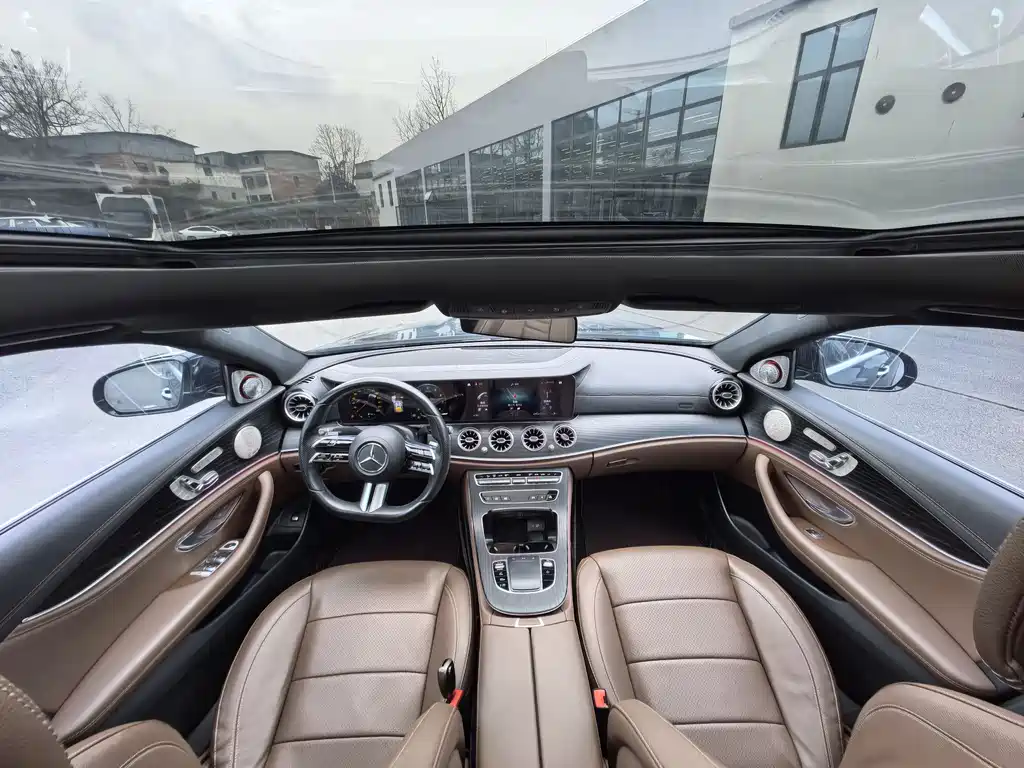 MERCEDES-BENZ E CLASS