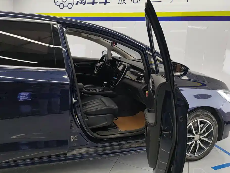 BYD MAX — миниатюра 8