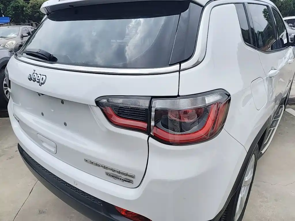 Jeep Compass — миниатюра 8