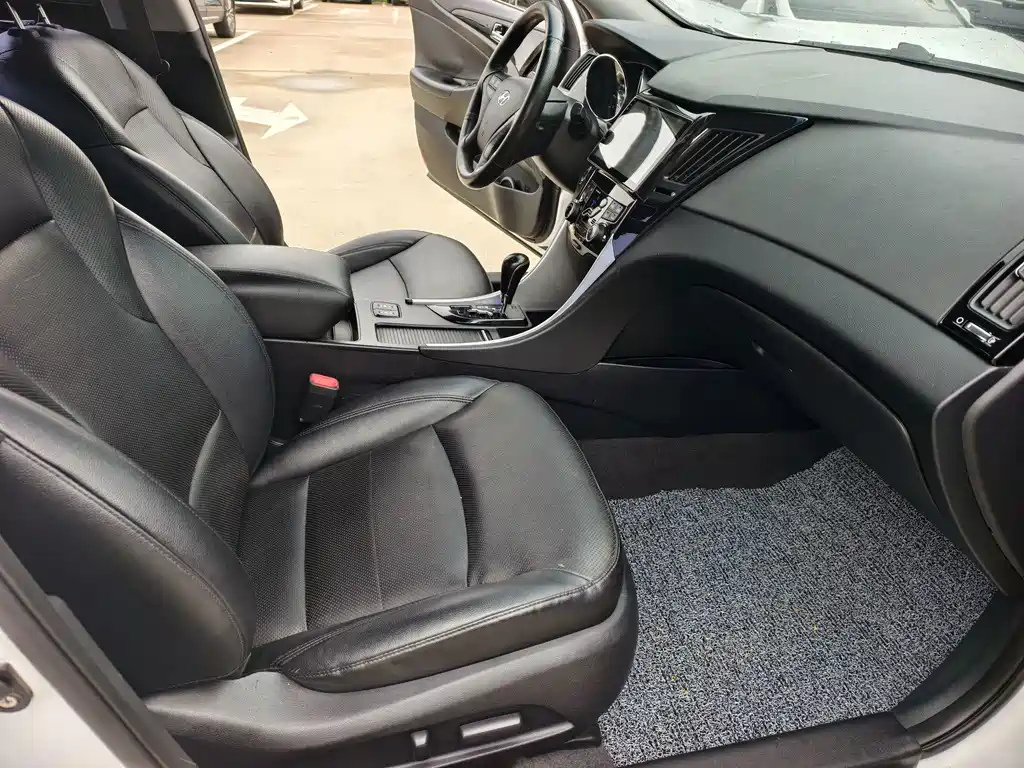 Hyundai Sonata — миниатюра 8