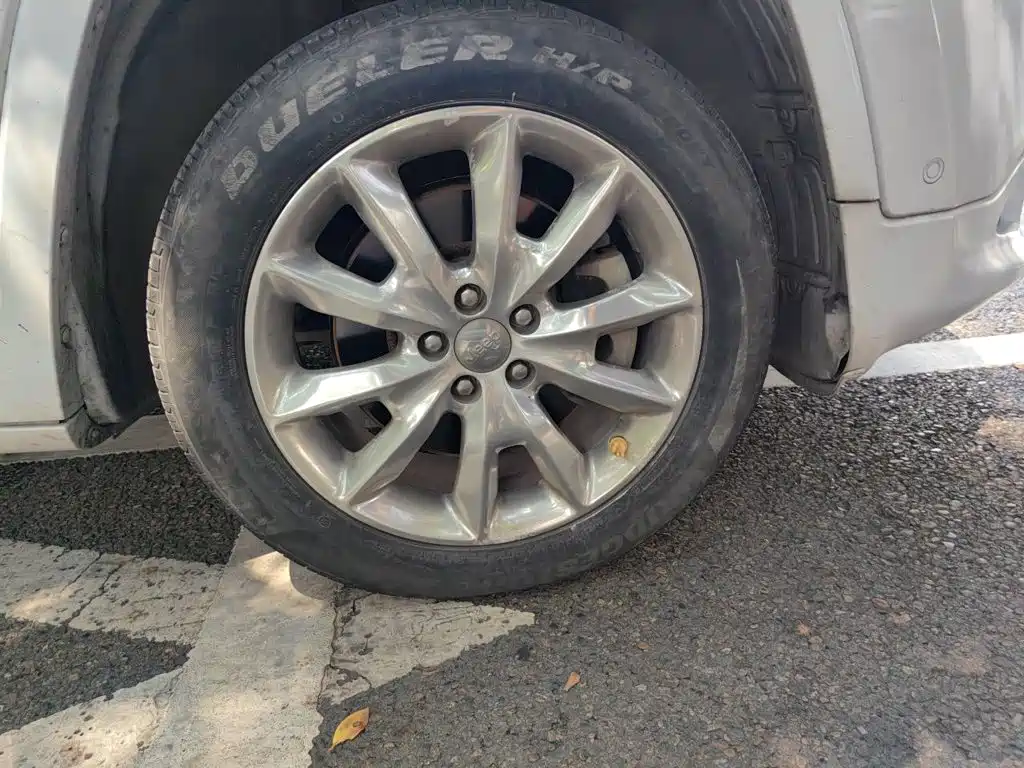 Jeep Cherokee (Import) — миниатюра 22
