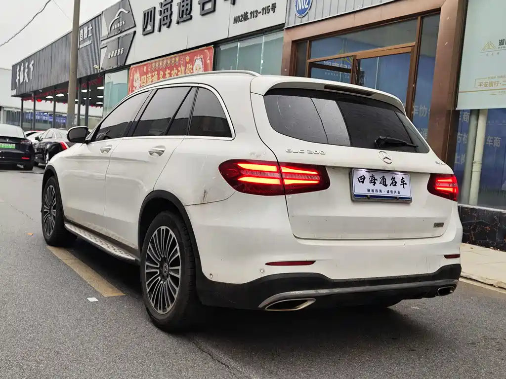 MERCEDES-BENZ GLC