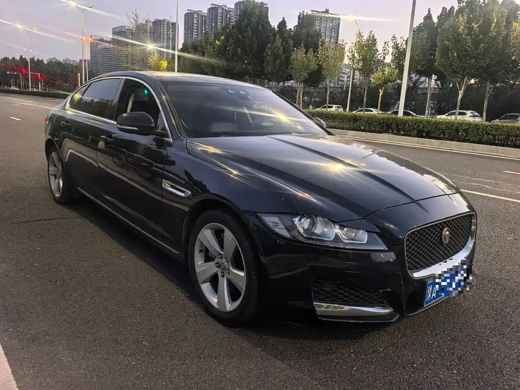 Jaguar XFL — миниатюра 3