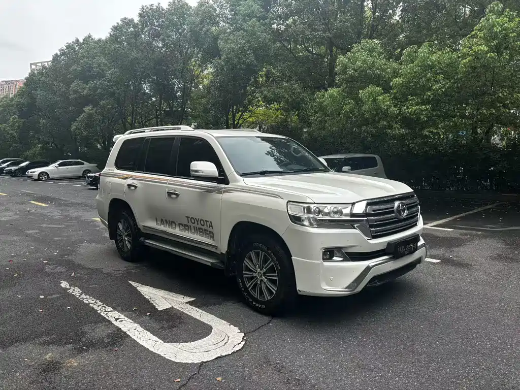 Toyota Land Cruiser — миниатюра 2