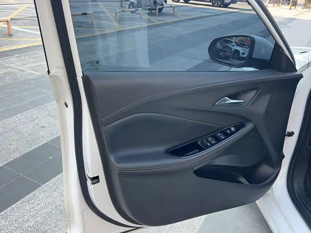 Buick Verano — миниатюра 11