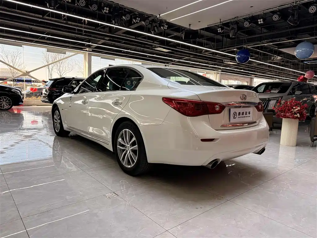 INFINITI Q50L