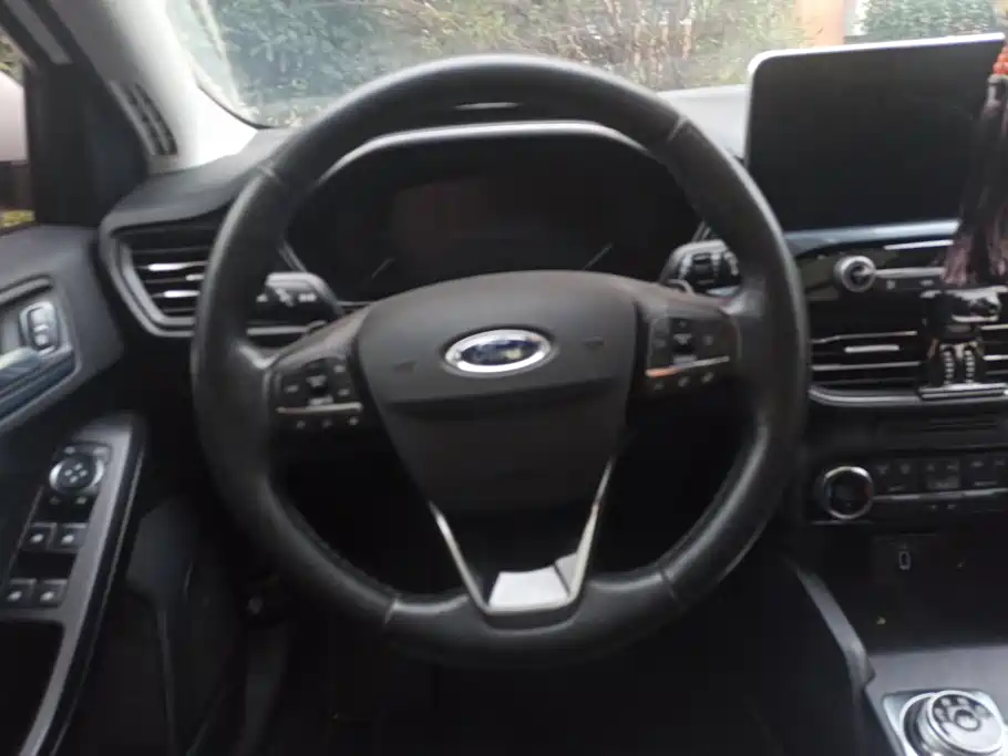 Ford Focus Active — миниатюра 15