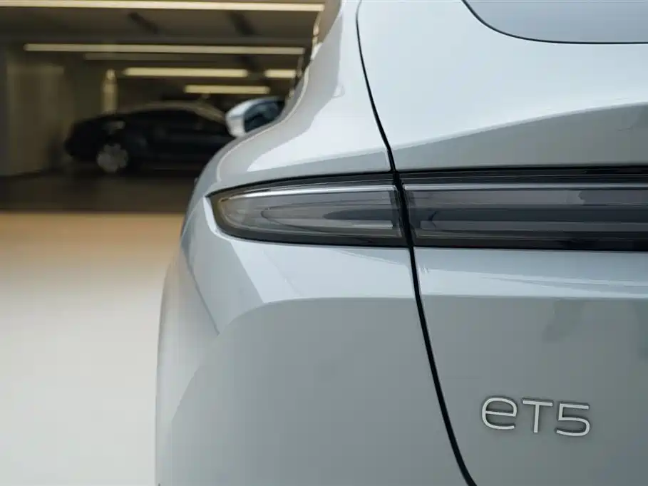 NIO NIO ET5