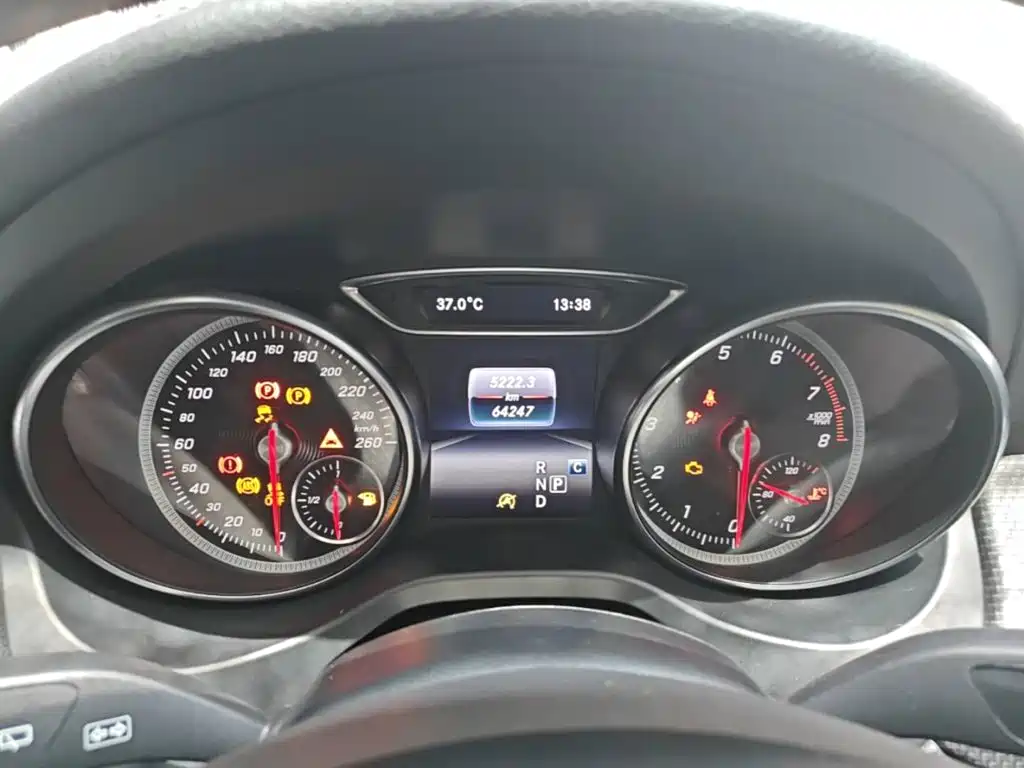 Mercedes-Benz GLA — миниатюра 12