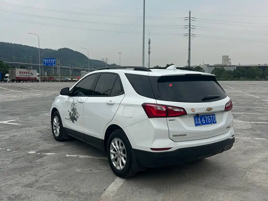 Chevrolet Equinox — миниатюра 9