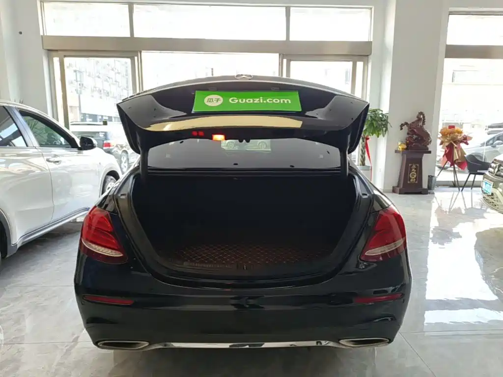 Mercedes-Benz E-Class — миниатюра 19