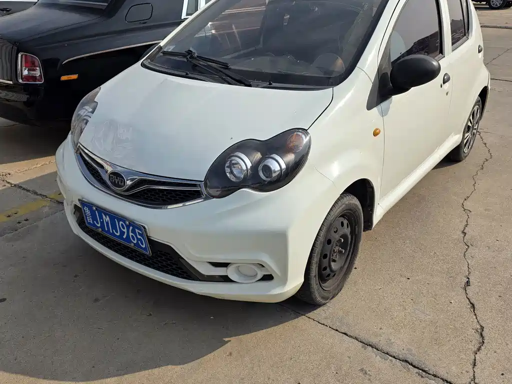 BYD F0