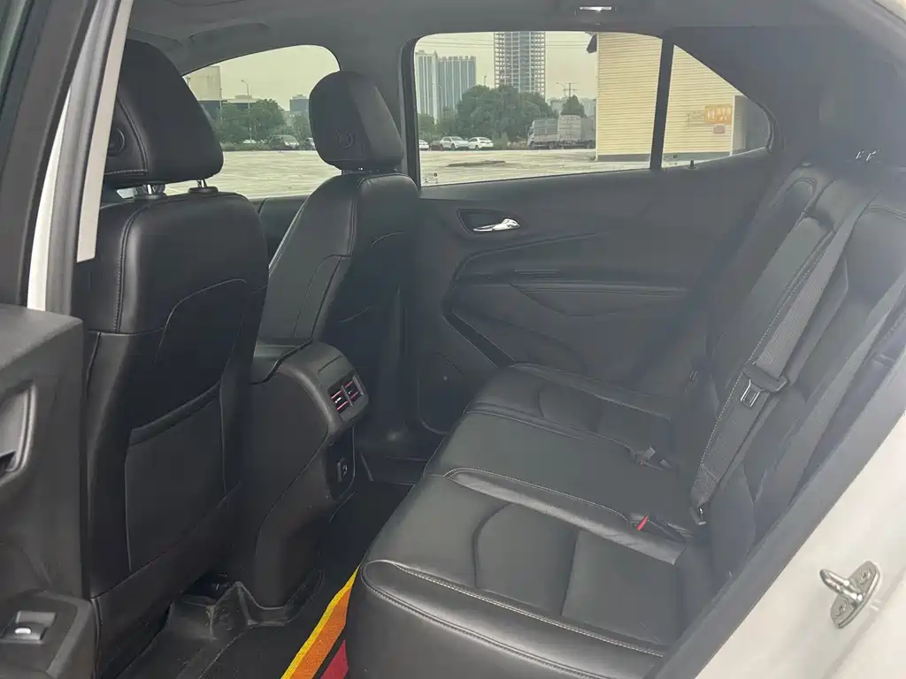 Chevrolet Equinox — миниатюра 5