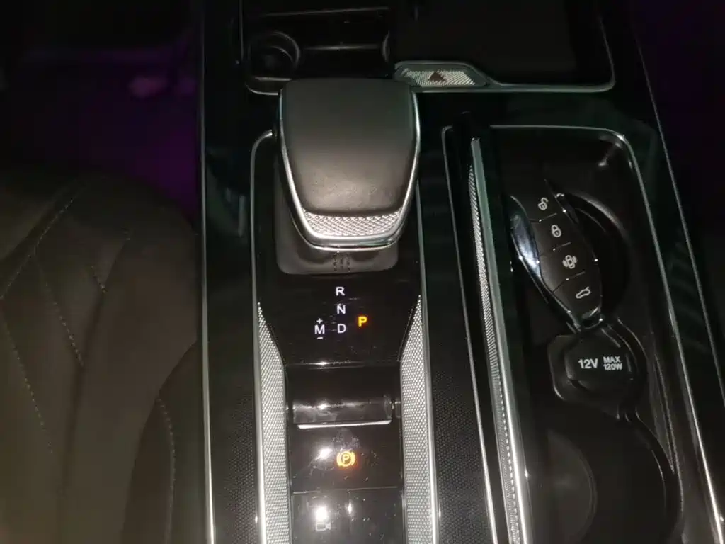 Hongqi Hongqi HS5 — миниатюра 14